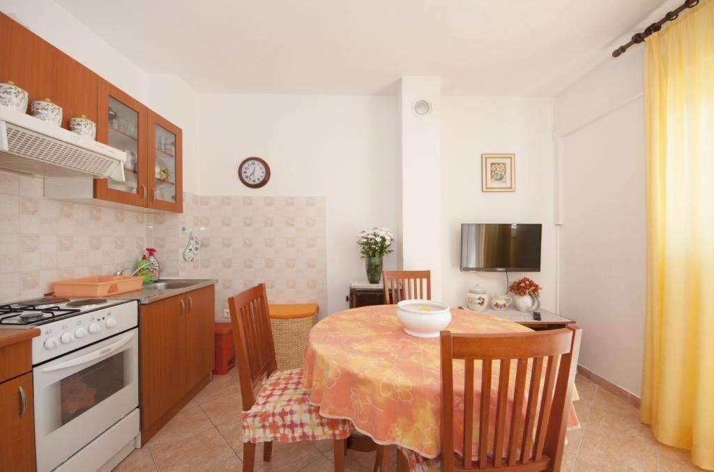 Apartments Mira Сплитска Экстерьер фото