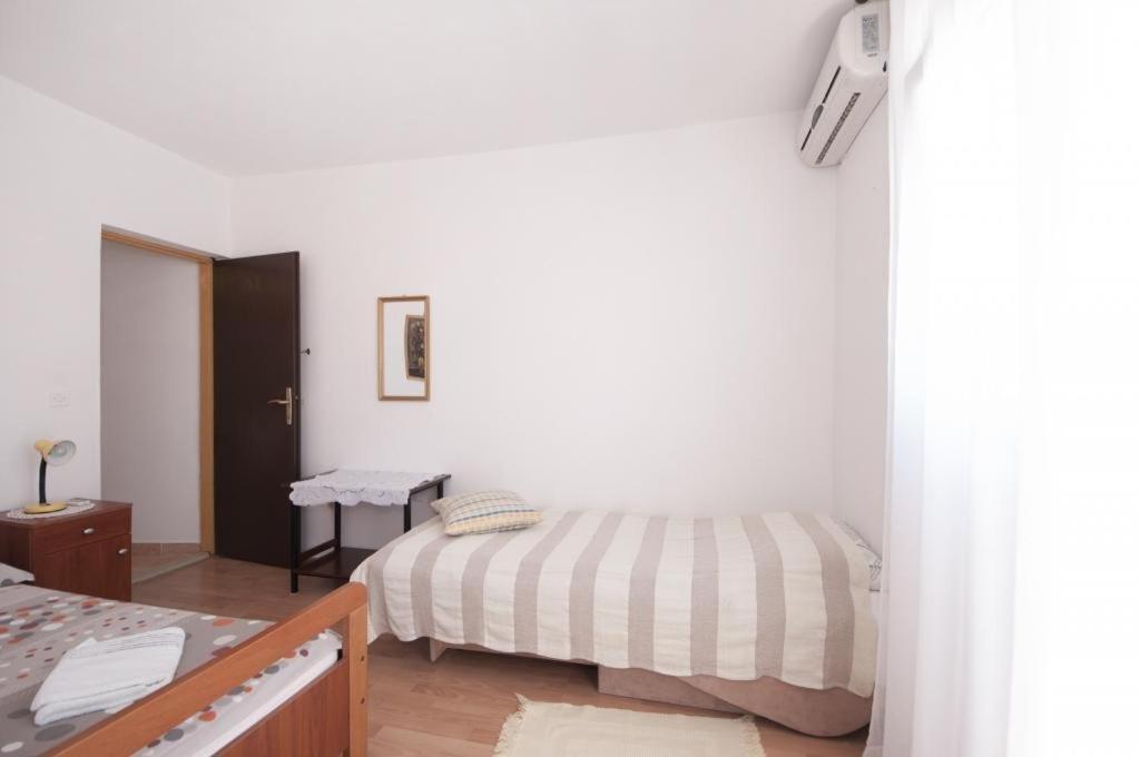 Apartments Mira Сплитска Экстерьер фото
