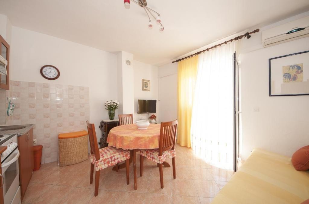 Apartments Mira Сплитска Экстерьер фото